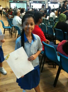 Amira with Certificate Amira with Certificate